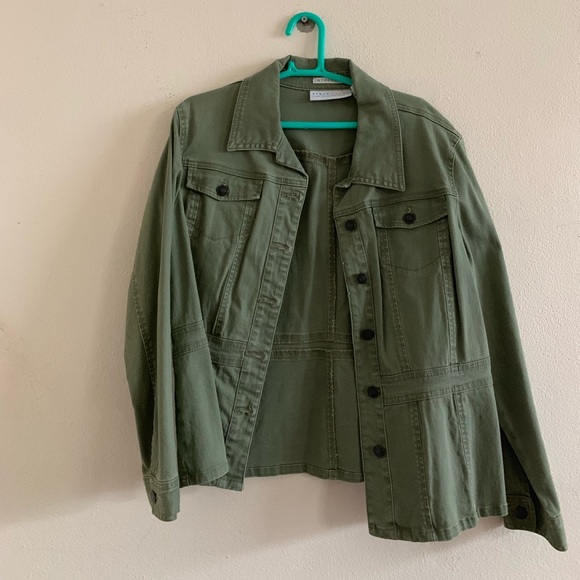 Green jacket. - Picture 1 of 1